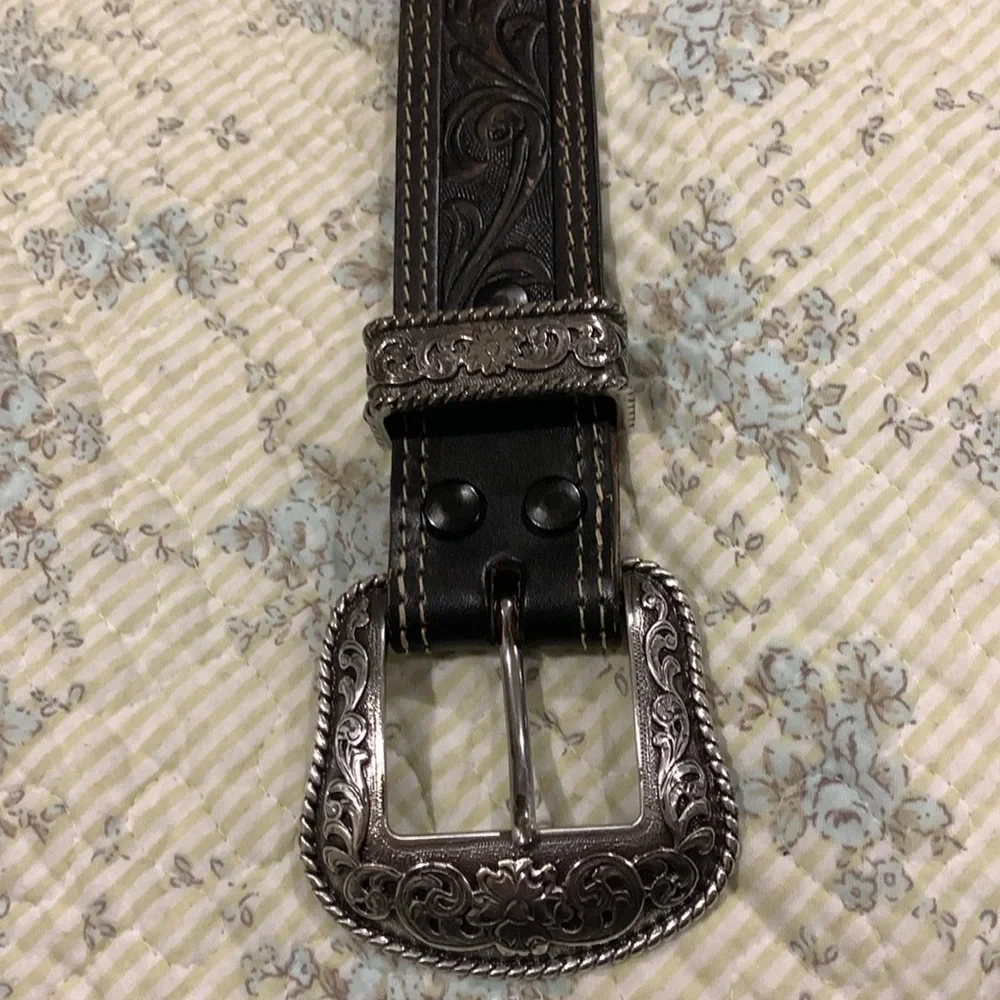 Nocona Leather belt Size 38 Brown tooled top leather with Silver stars & Buckle - Picture 7 of 8
